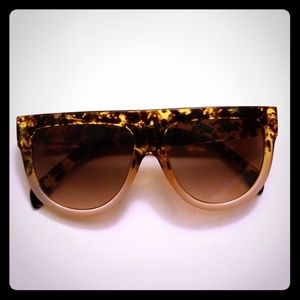 ***SOLD****Beautiful tortoise sunglasses